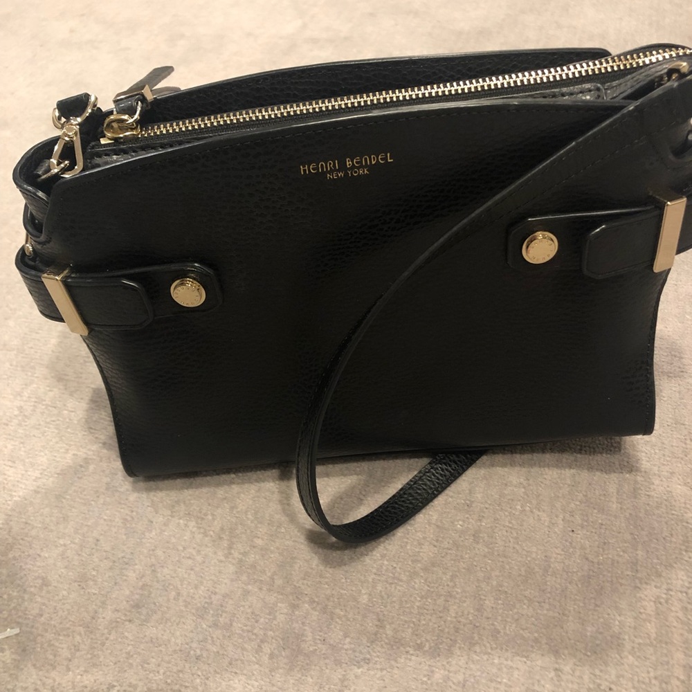 Henri Bendel Bag- shoulder or cross body black